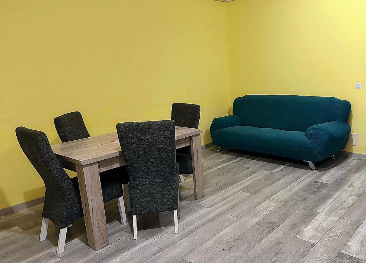 Kiwi Apartment Bistriţa Exteriér fotografie