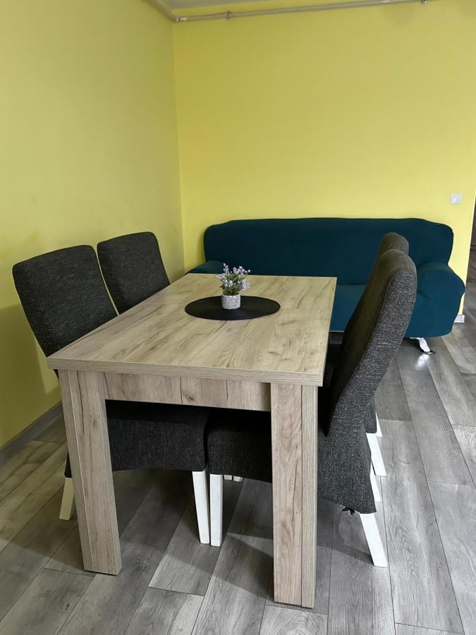 Kiwi Apartment Bistriţa Exteriér fotografie